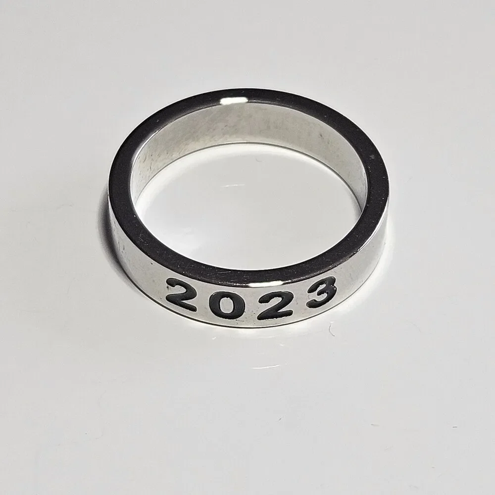 Silver Tone 2023 Ring Size 8.5 Anniversary Graduation Memorable Year Event